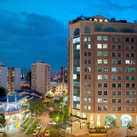 Hotel Dann Carlton 부카라망가 외부 사진