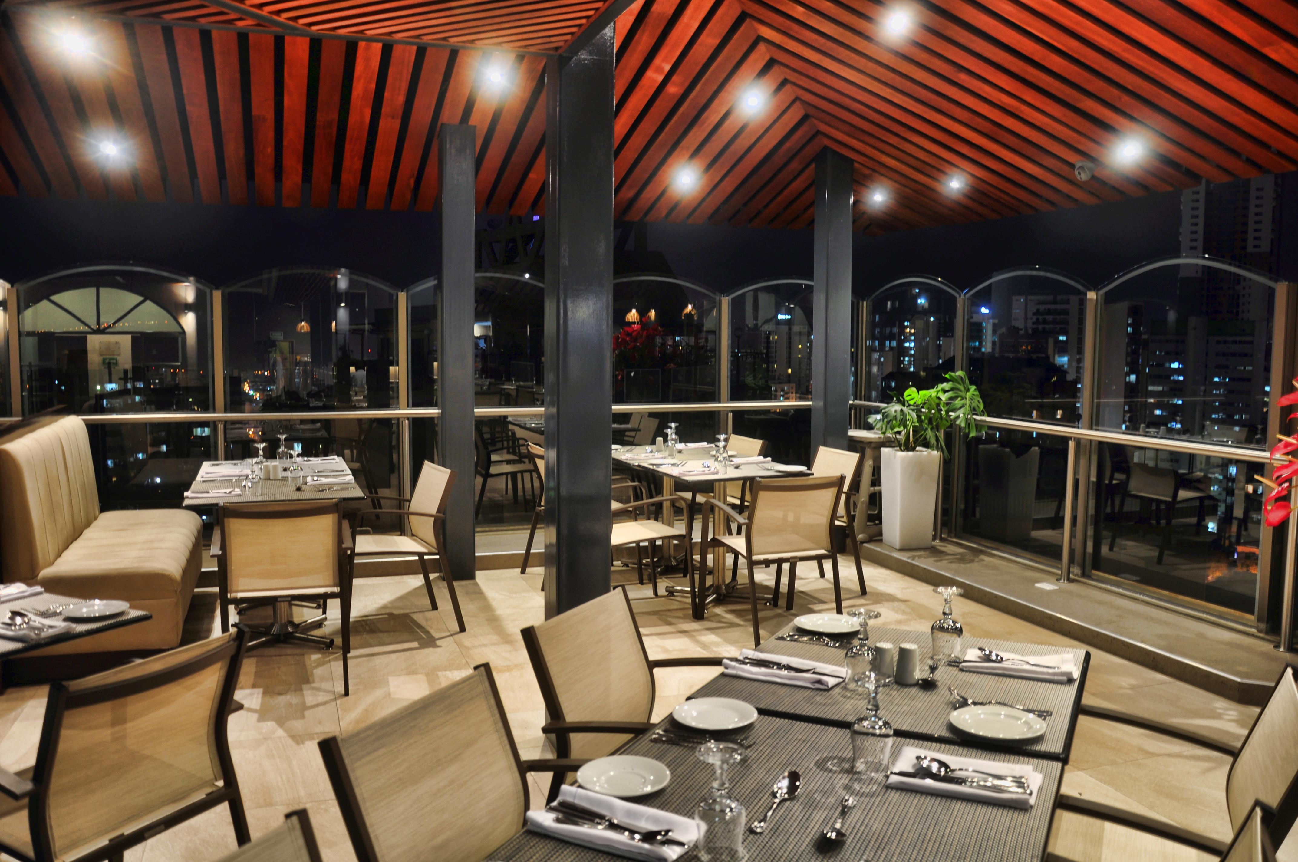 Hotel Dann Carlton 부카라망가 외부 사진 The interior of the restaurant
