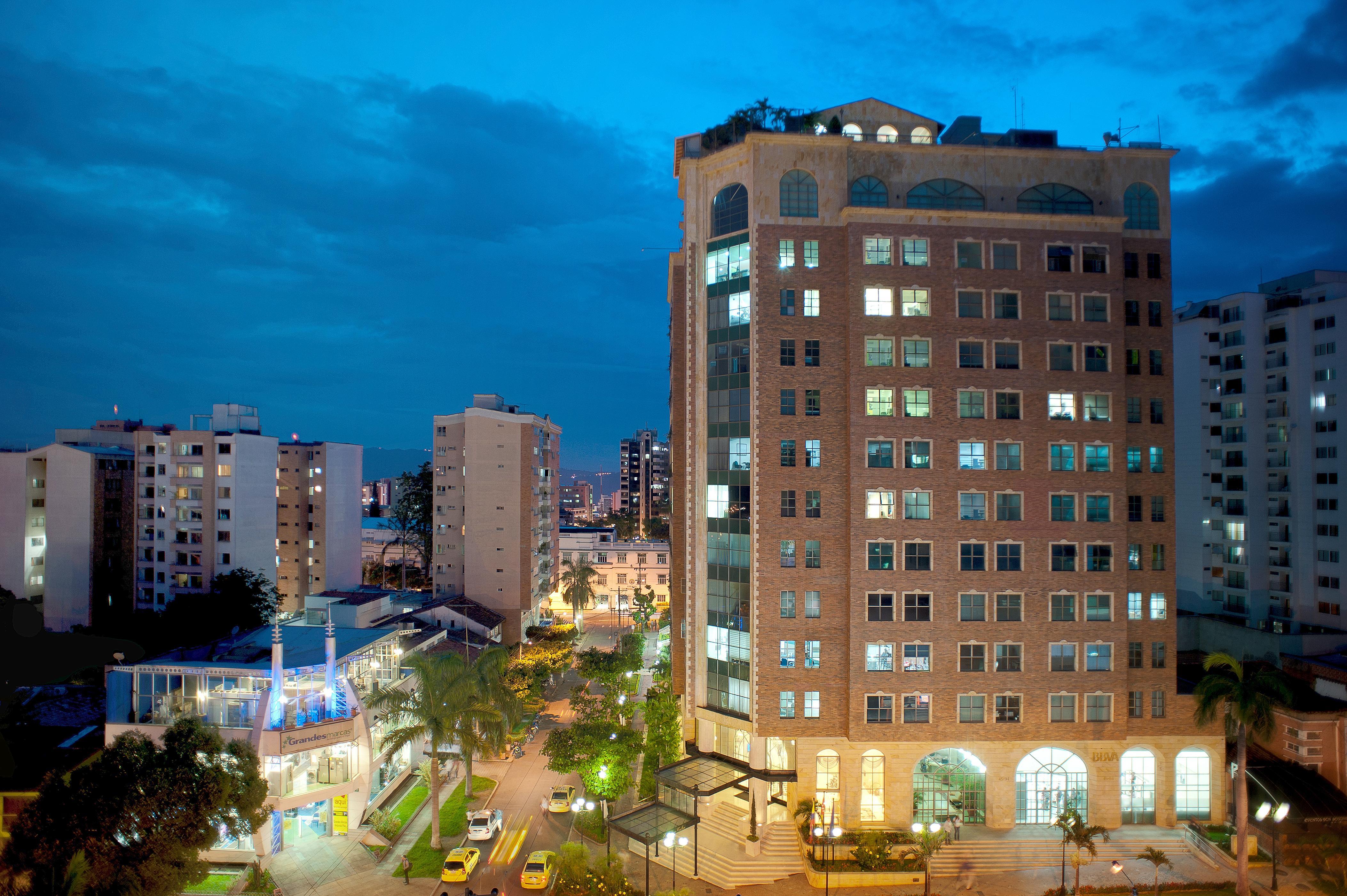 Hotel Dann Carlton 부카라망가 외부 사진