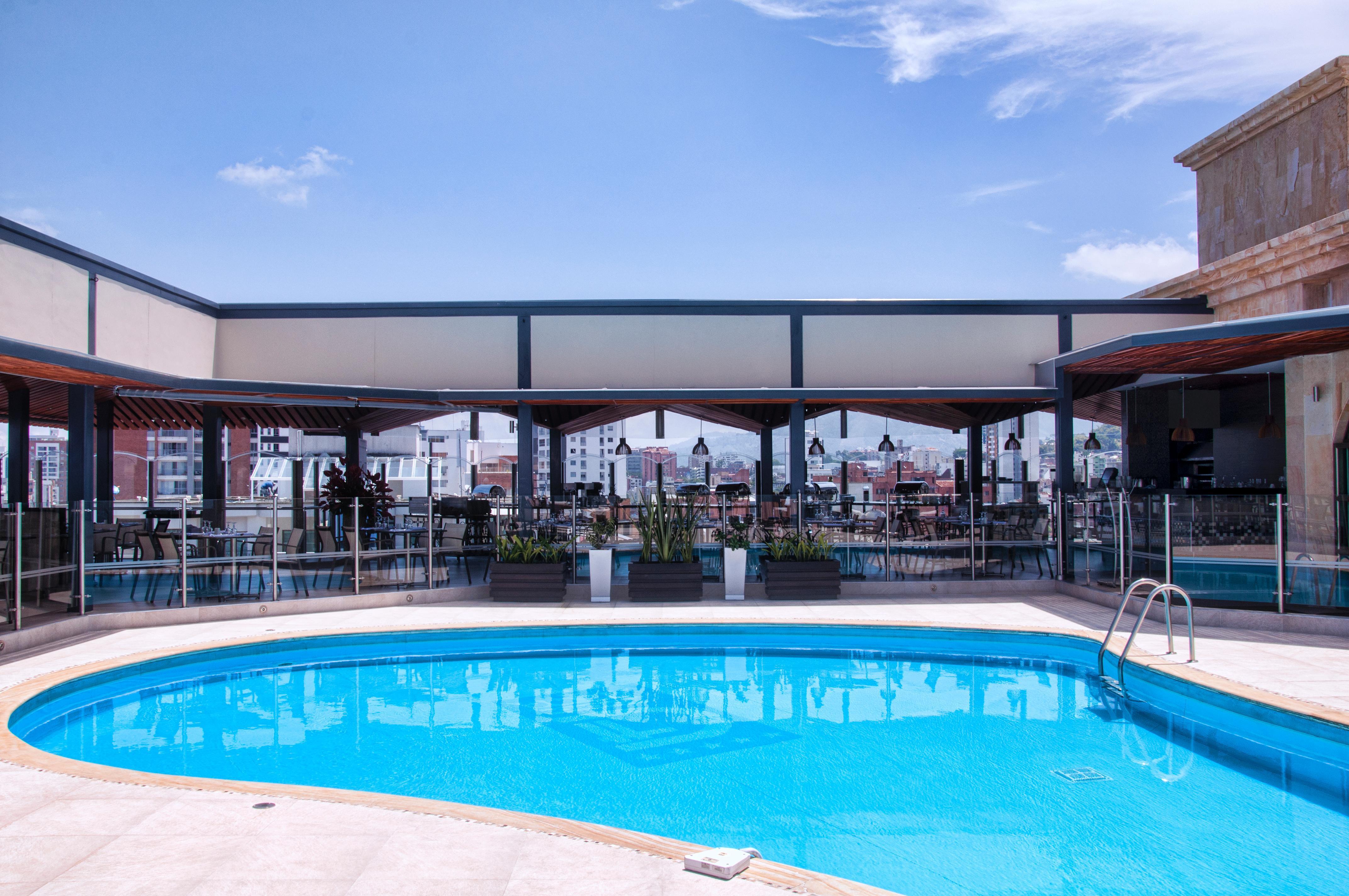 Hotel Dann Carlton 부카라망가 외부 사진 Rooftop pool