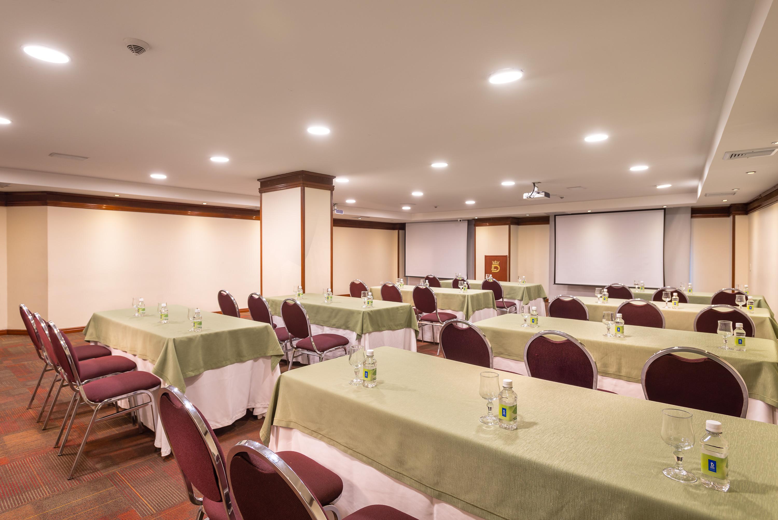 Hotel Dann Carlton 부카라망가 외부 사진 Meeting room