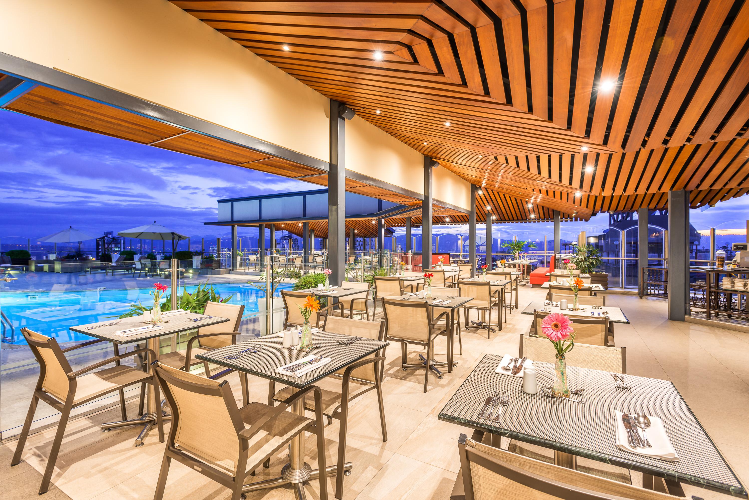 Hotel Dann Carlton 부카라망가 외부 사진 The Deck