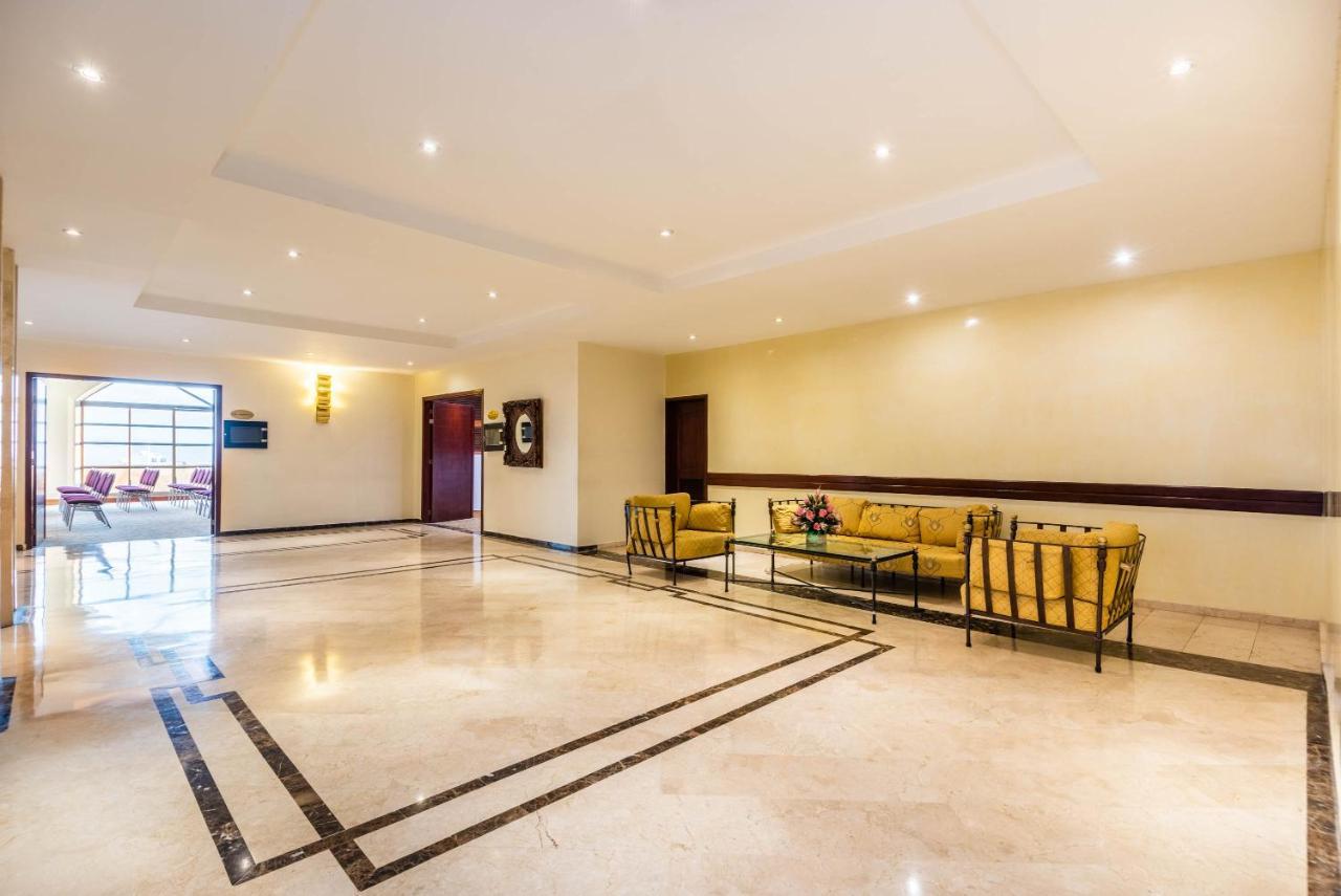Hotel Dann Carlton 부카라망가 외부 사진 Lobby